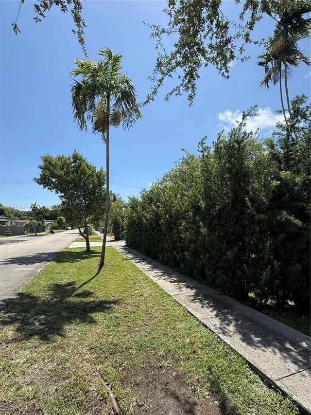 4 of 49 - 130 Ne 123rd Street, North Miami, FL