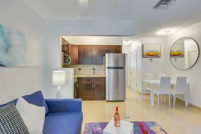 3 of 42 - 412 Ne 4th Avenue, Hallandale Beach, FL