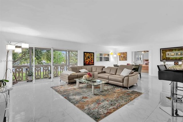 2 of 64 - 800 Ne 195th Street #220, Miami, FL