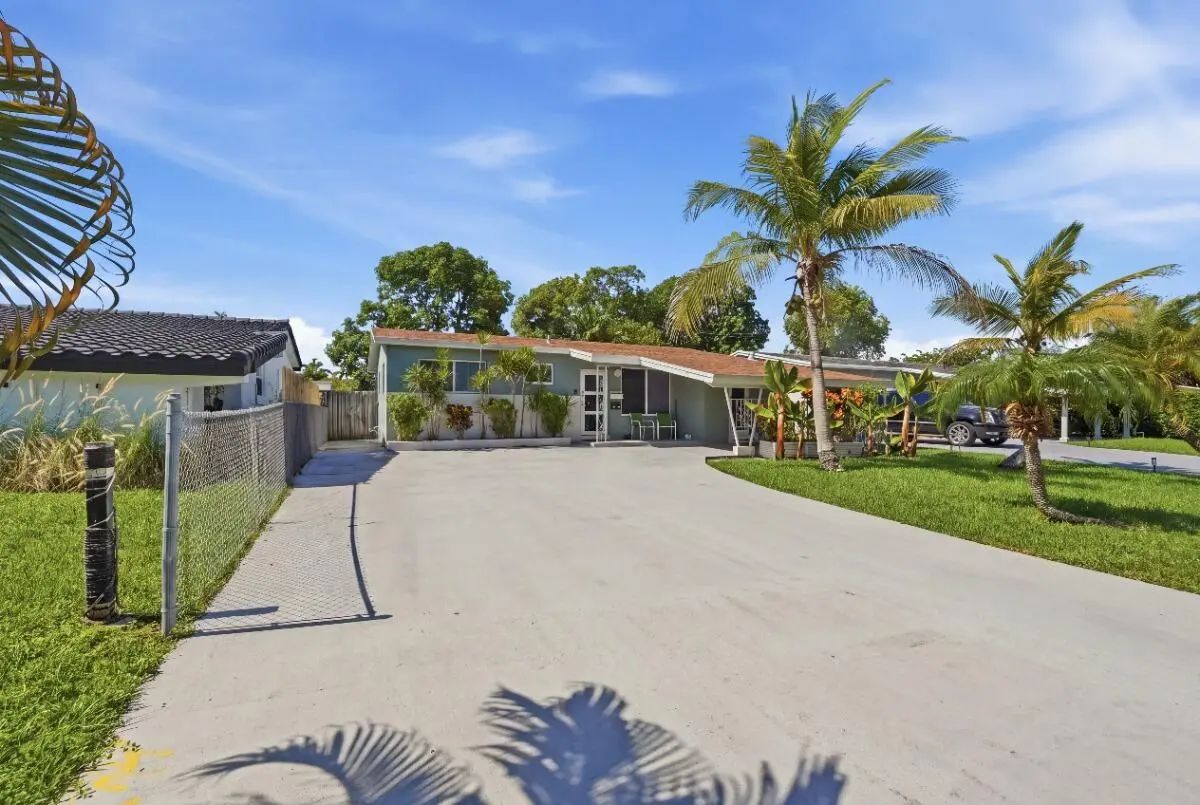 309 Sw 7th Court, Hallandale Beach