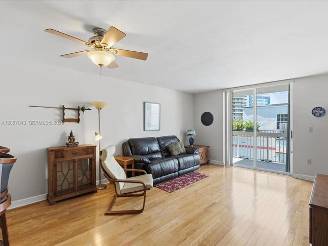 5 of 20 - 3588 Collins Avenue #504, Miami Beach, FL