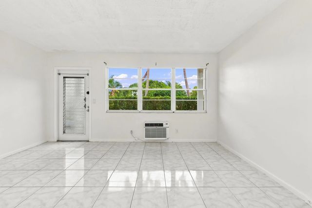 3 of 42 - 310 Oakridge R Court #310, Deerfield Beach, FL