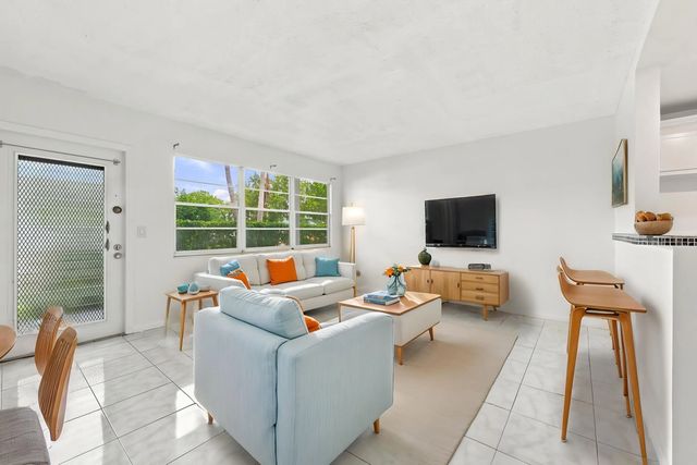 4 of 42 - 310 Oakridge R Court #310, Deerfield Beach, FL