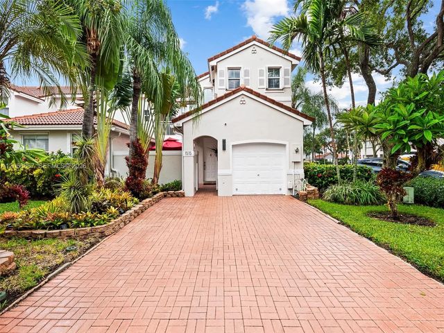 1515 Seagrape Way, Hollywood