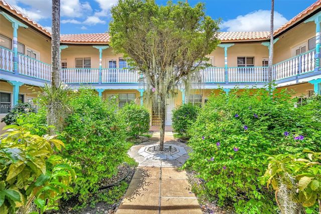 4 of 42 - 736 13th Street #207, Miami Beach, FL