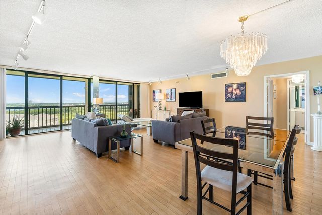 5 of 47 - 2450 Presidential Way #1606, West Palm Beach, FL