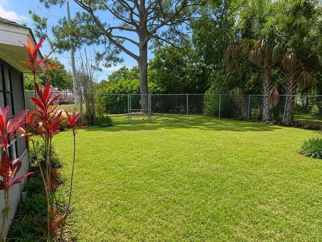5 of 6 - 2411 Se Morningside Boulevard, Port St. Lucie, FL