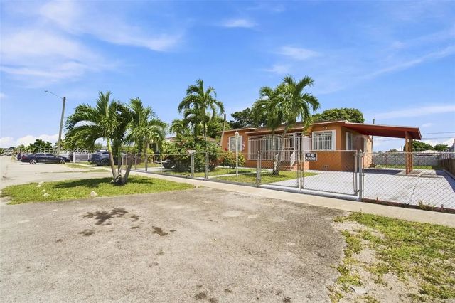 5 of 36 - 636 E 48th Street, Hialeah, FL
