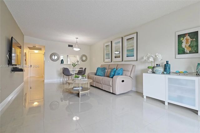 4 of 32 - 1100 Colony Point Circle #419, Pembroke Pines, FL