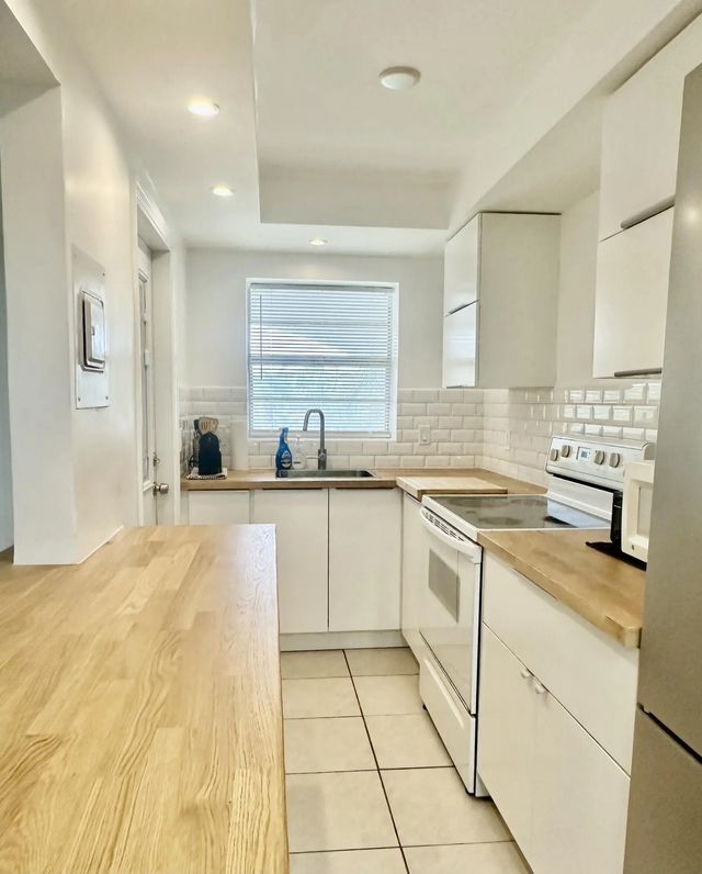 2 of 13 - 580 Egret Drive #314, Hallandale Beach, FL