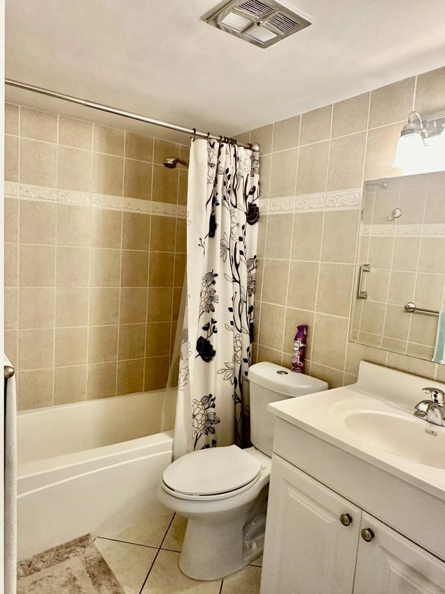 5 of 13 - 580 Egret Drive #314, Hallandale Beach, FL