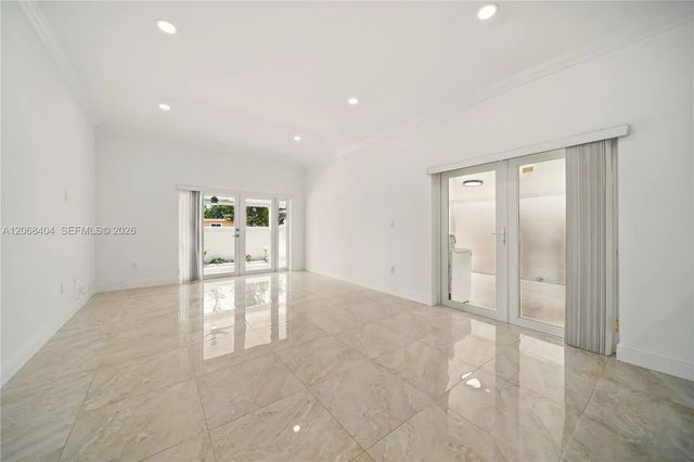2 of 25 - 5202 Nw 187th Street, Miami Gardens, FL