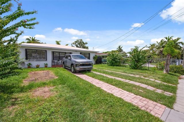 2 of 21 - 327 Nw 3rd Street, Florida City, FL