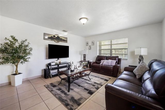3 of 21 - 327 Nw 3rd Street, Florida City, FL