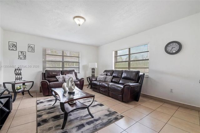 4 of 21 - 327 Nw 3rd Street, Florida City, FL