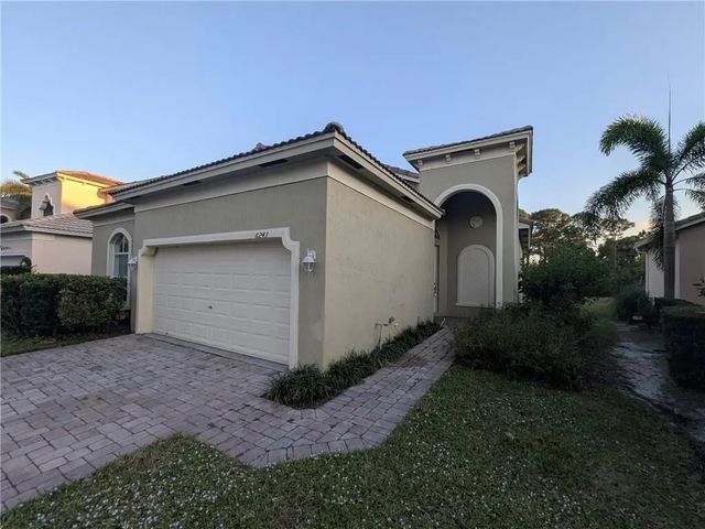 2 of 33 - 6243 Arlington Way, Fort Pierce, FL