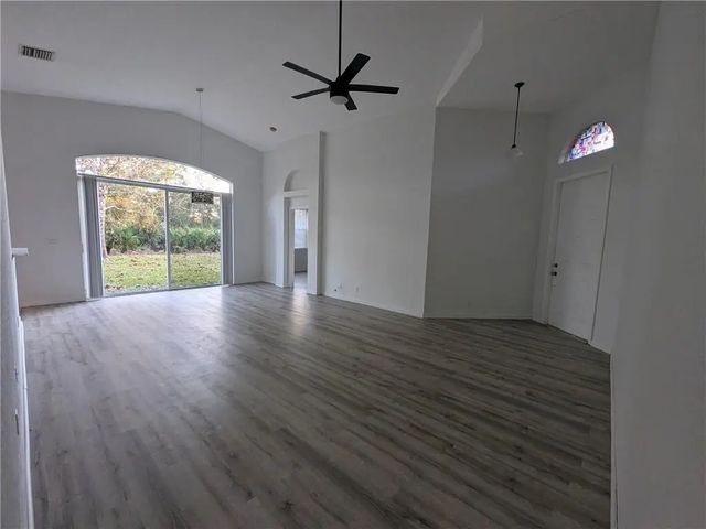 4 of 33 - 6243 Arlington Way, Fort Pierce, FL