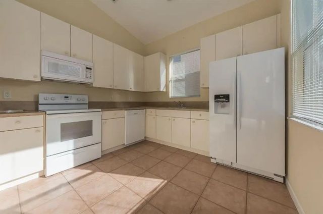 5 of 33 - 6243 Arlington Way, Fort Pierce, FL