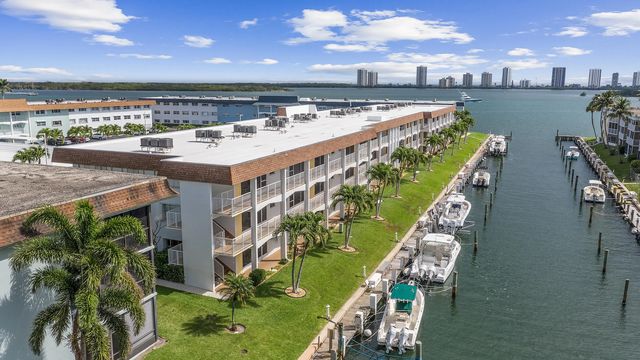 110 Shore Court #315, North Palm Beach