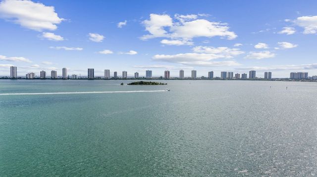 3 of 28 - 110 Shore Court #315, North Palm Beach, FL