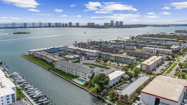 4 of 28 - 110 Shore Court #315, North Palm Beach, FL