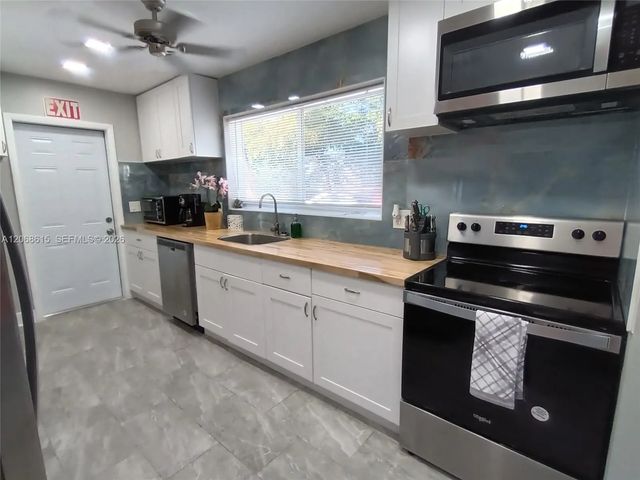 5 of 26 - 2242 Polk Street, Hollywood, FL