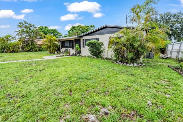 3 of 25 - 1365 Nw 192nd Terrace, Miami Gardens, FL