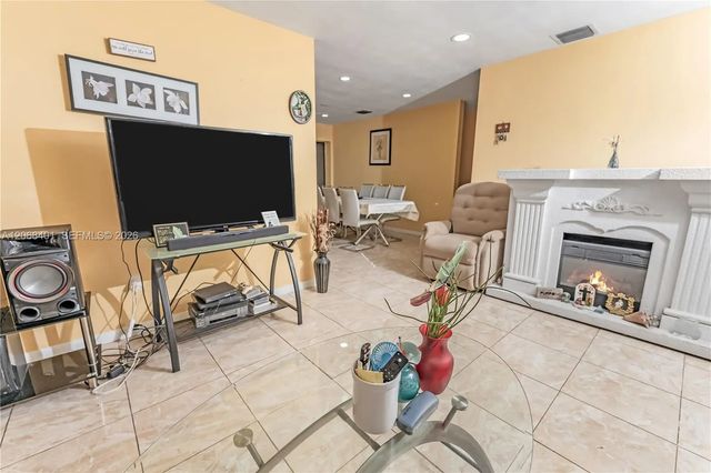 5 of 25 - 1365 Nw 192nd Terrace, Miami Gardens, FL