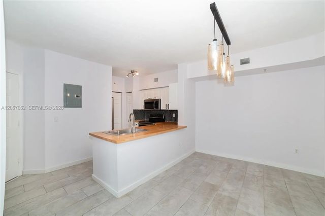 5 of 72 - 17125 N Bay Road #3410, Sunny Isles Beach, FL