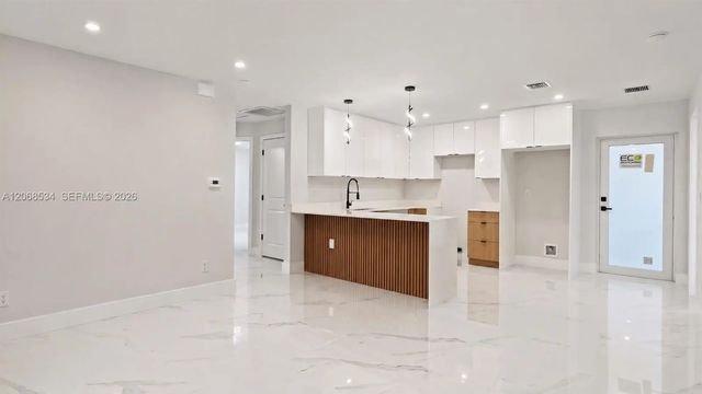 5 of 32 - 729 Anaconda Avenue S, Lehigh Acres, FL