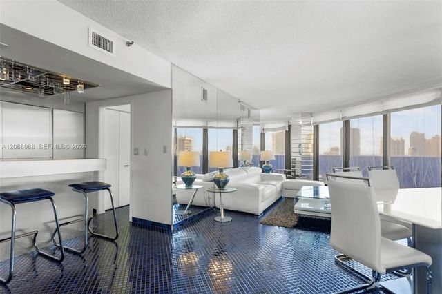 4 of 19 - 19667 Turnberry Way #27-b, Aventura, FL