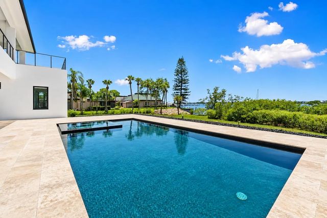 5 of 31 - 3316 Se River Vista Court, Port St. Lucie, FL