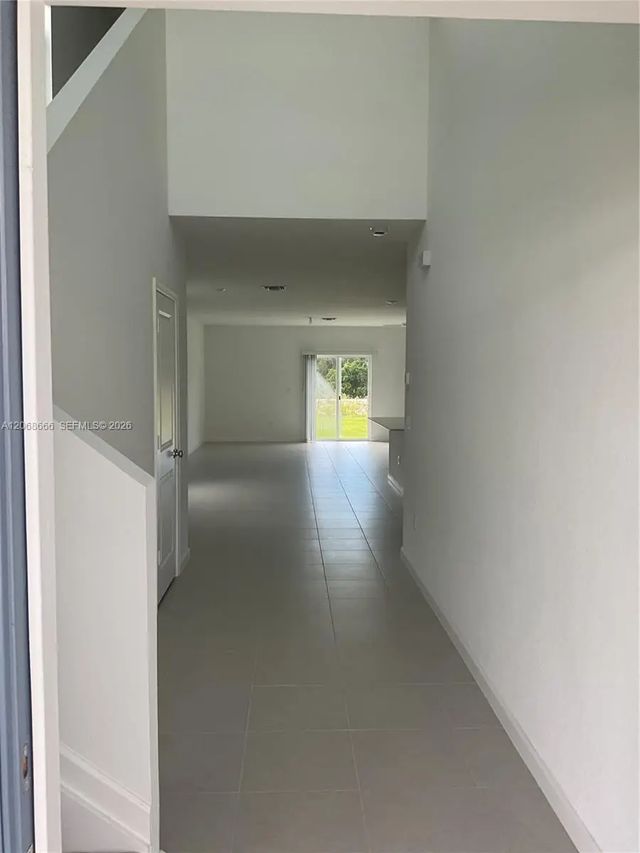 4 of 43 - 5924 Nw Fairfox Way, Port St. Lucie, FL