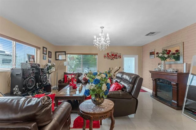 5 of 35 - 11940 Sw 186th Street, Miami, FL
