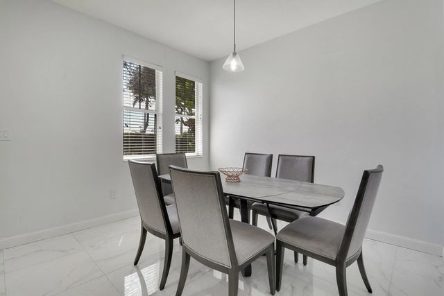 5 of 47 - 880 Millbrae Court #3, West Palm Beach, FL
