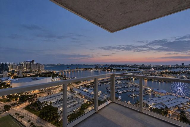 244 Biscayne Boulevard #3702, Miami