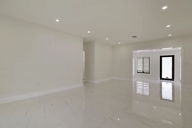 3 of 42 - 421 Fontana Drive, Palm Springs, FL