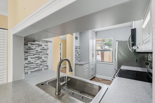 3 of 28 - 10927 Nw 29th Court, Sunrise, FL