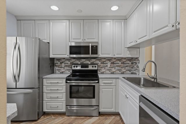 4 of 28 - 10927 Nw 29th Court, Sunrise, FL