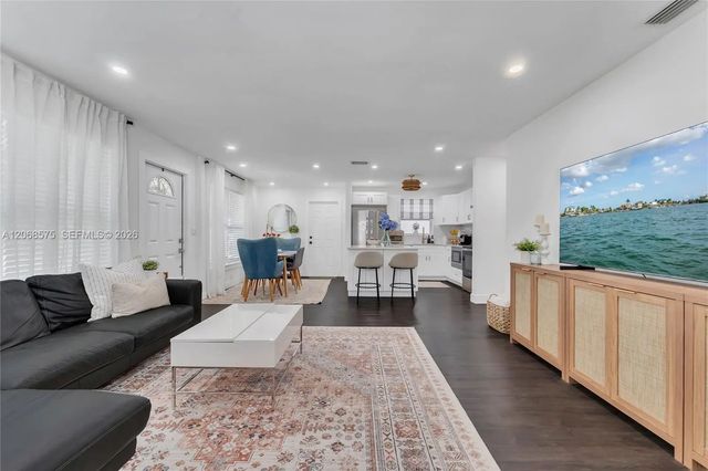 4 of 28 - 2851 Washington Street, Hollywood, FL