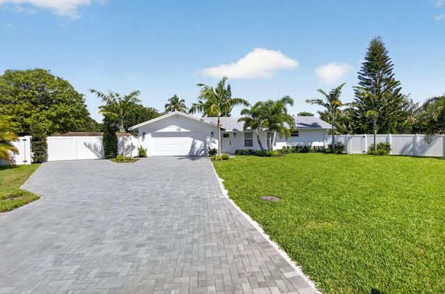135 Se 28th Court, Boynton Beach