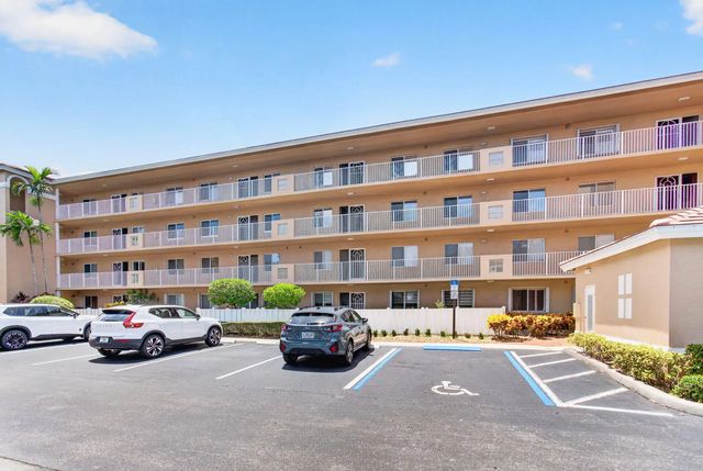 5746 Crystal Shores Drive #303, Boynton Beach
