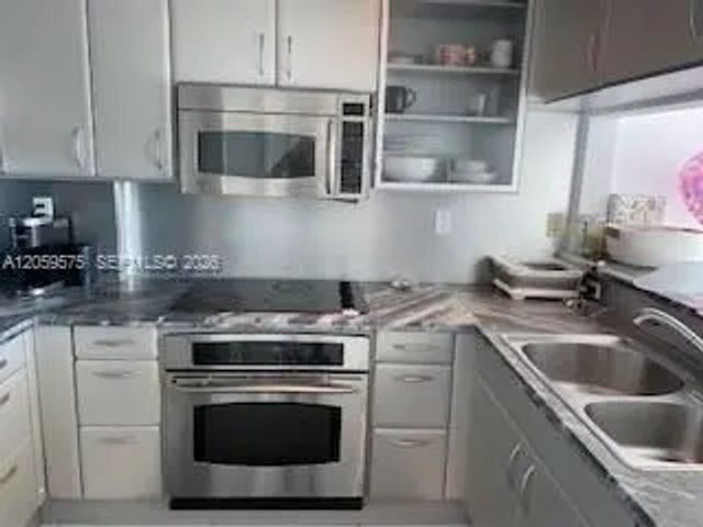 2 of 7 - 540 West Avenue #713, Miami Beach, FL