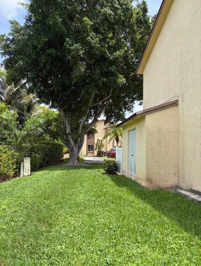 5 of 8 - 6623 Winfield Boulevard #9-4, Margate, FL