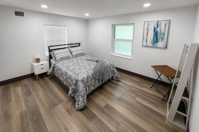 4 of 17 - 325 Nw 135th Street, North Miami, FL