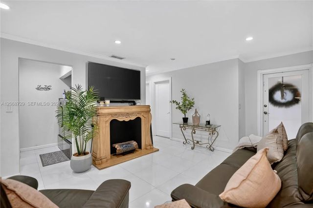 5 of 37 - 2050 Sw 122nd Avenue #21, Miami, FL