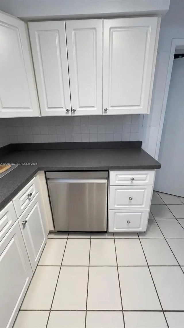 3 of 5 - 7552 Hispanola Avenue, North Bay Village, FL