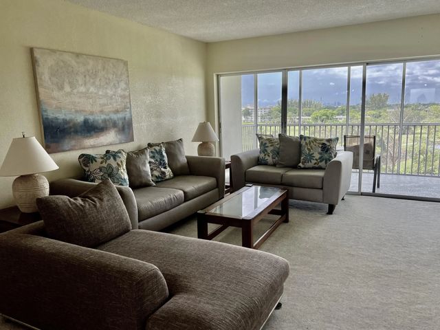 5 of 32 - 3000 N Palm Aire Drive #603, Pompano Beach, FL