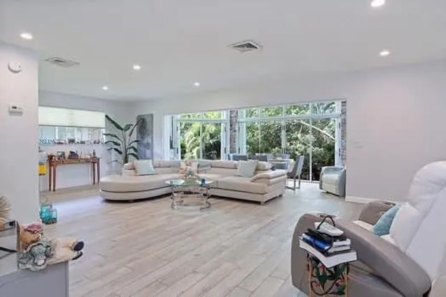 415 Pine Tree Court #16, Atlantis