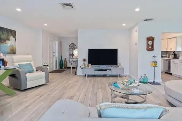 3 of 20 - 415 Pine Tree Court #16, Atlantis, FL